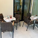 Vienna Rivazzurra 3* リミニ