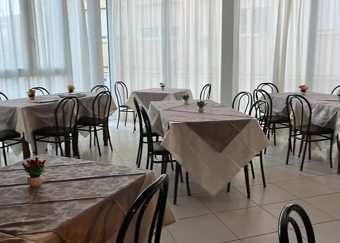 Vienna Rivazzurra 酒店 里米尼