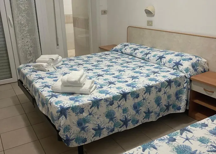 Vienna Rivazzurra فندق ريميني