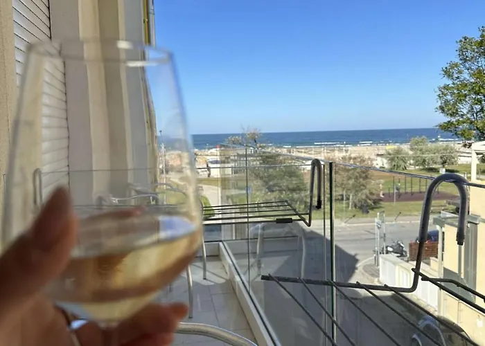 فندق Vienna Rivazzurra ريميني